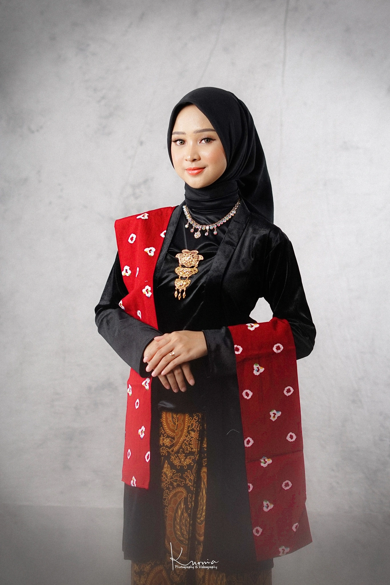 Kebaya Pengantin Beludru Hitam Jawa Kraton